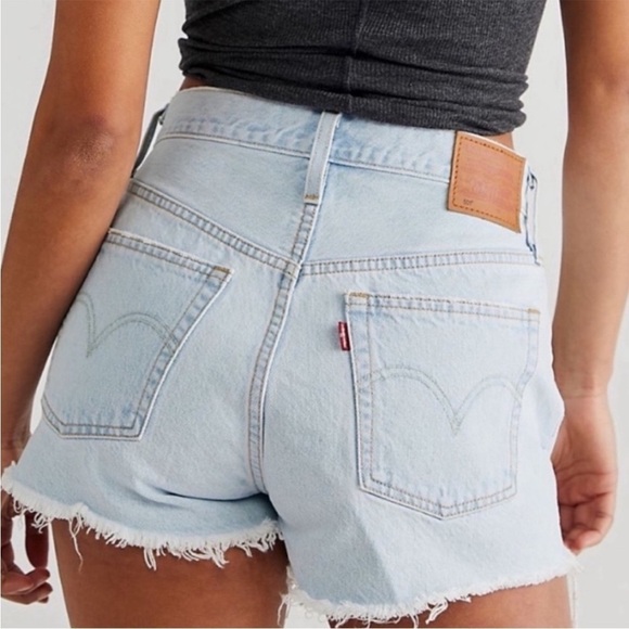 NWT Levi’s Premium 501 High Rise Denim Shorts in Ojai Frost - Picture 1 of 11